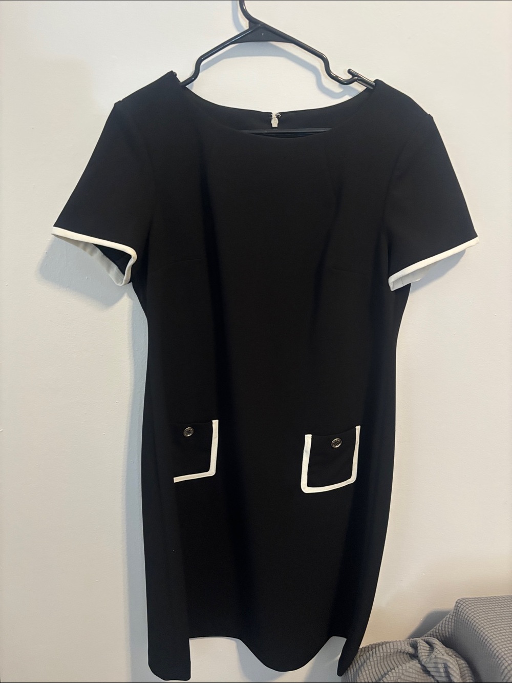 Tommy Hilfiger Classic Black Shift Dress with White Trim